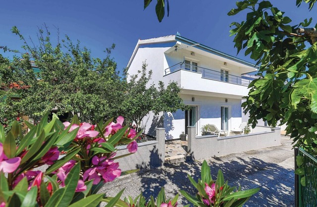 Beautiful home in Poljica with kitchen