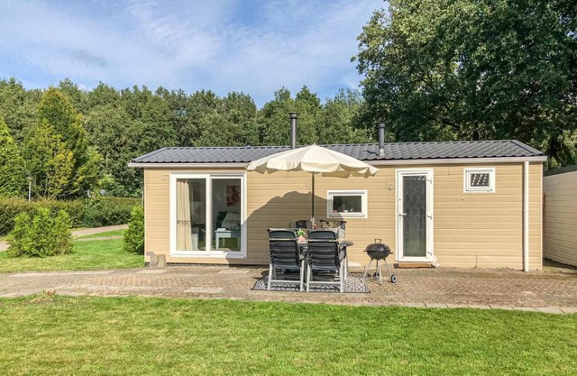 Beautiful home in Rheezerveen with 2 Bedrooms, WiFi and Indoor swimming pool