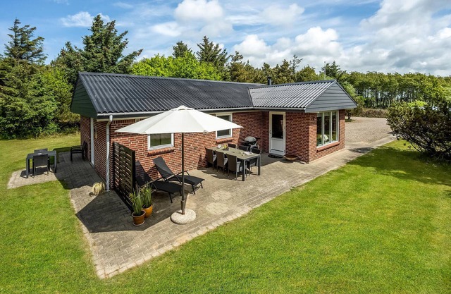 Beautiful home in Ringkøbing with WiFi