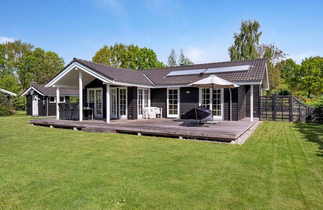 Beautiful home in Rudkøbing with WiFi
