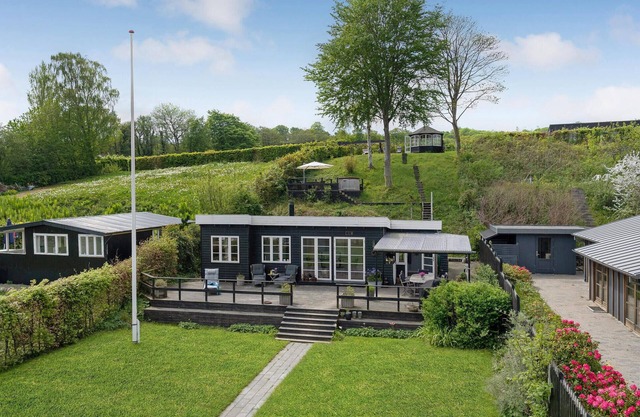 Beautiful home in Sjølund with WiFi