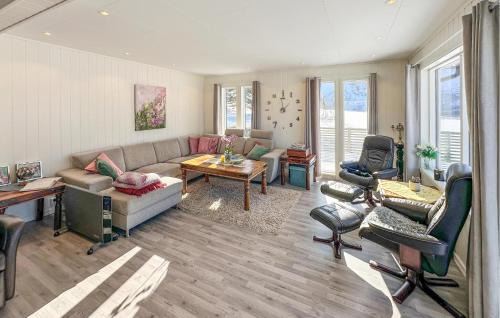 Beautiful Home In Stokmarknes