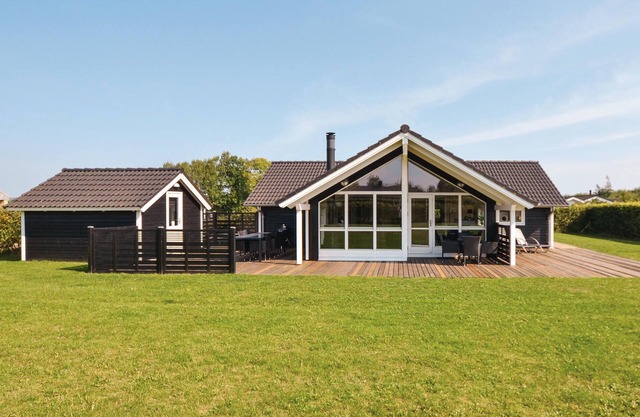 Beautiful home in Sydals with sauna
