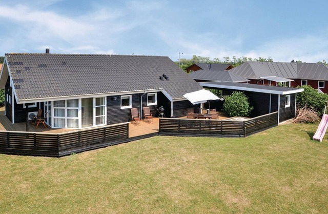 Beautiful home in Tarm with WiFi