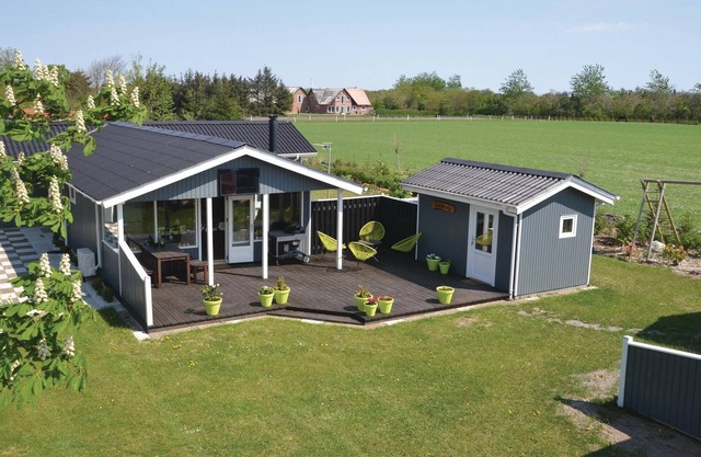 Beautiful home in Tarm with kitchen