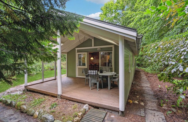 Beautiful home in Tarm with WiFi