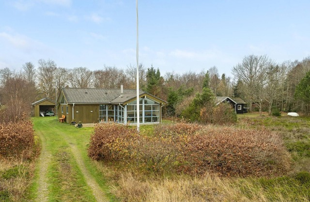 Beautiful home in Thyholm with WiFi