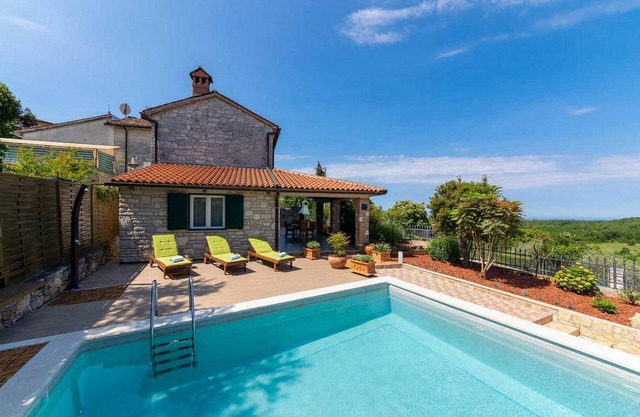 Beautiful home in Visnjan