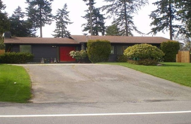 Beautiful Home On Glen Acres Golf Course, Hottub!