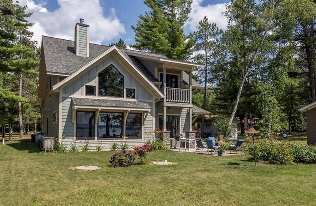 Beautiful home on the shores of Little Boy Lake