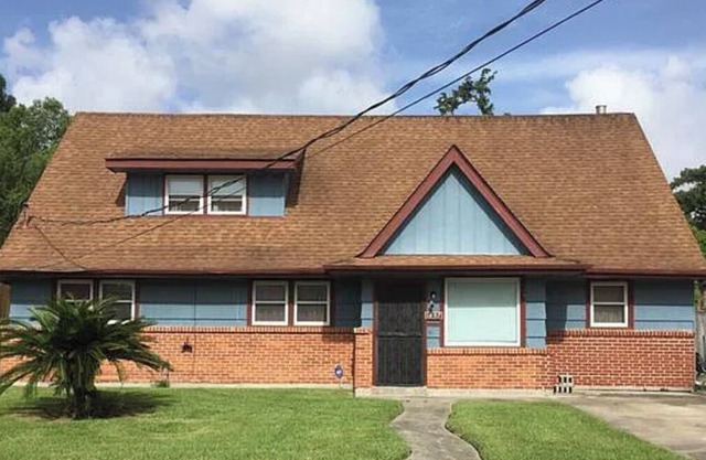 Beautiful home quiet neighborhood. We’re five minutes from Bourbon Street.