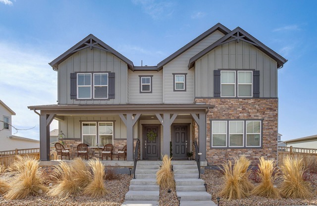 Beautiful Home w/Bonus Room & Prime Location!