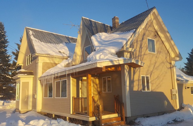 Beautiful Home with a Cabin Feeling Located near Jay Peak Ski Area