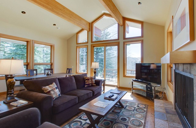 Beautiful Home with Private Hot Tub & Sauna in the Ketchum/Sun Valley Area