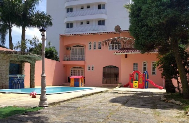 Beautiful House With Pool Near the Beach