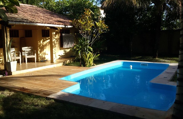 Beautiful house with large balconies and pool, 150 meters from the beach