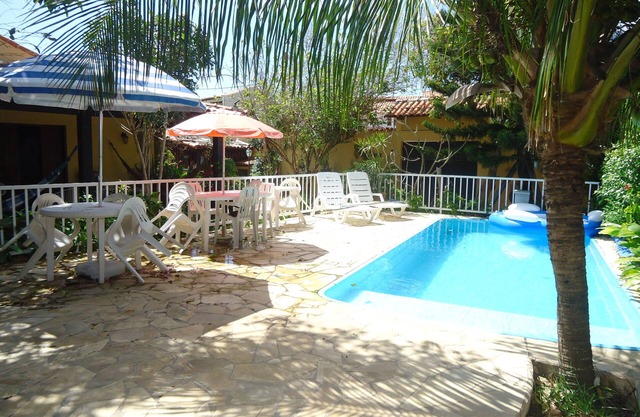 Beautiful house 4 suites, pool, games room w/pool etc, balconies and flowers.