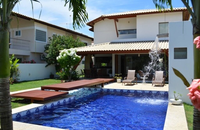 Beautiful house in a high standard condominium, air conditioned, internet, cable tv