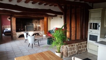 Beautiful house in Angiens