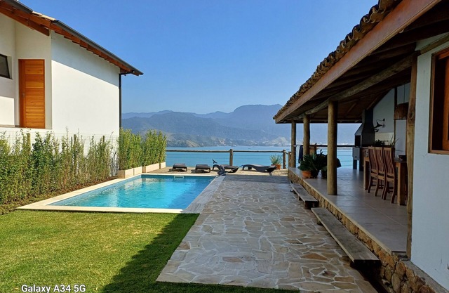 Beautiful house in Piúva for up to 8 people, 600 meters from Ilha das Cabras beach.