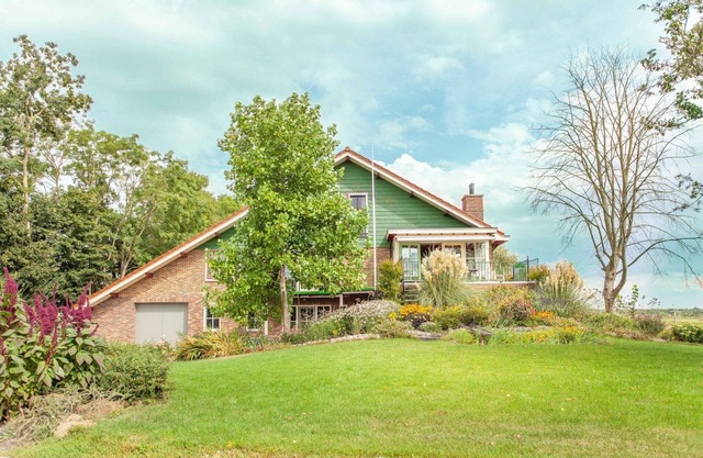 Beautiful house in nature for 20 people