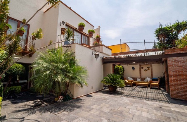 BEAUTIFUL HOUSE IN COYOACAN