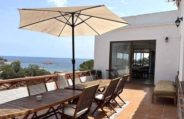 BEAUTIFUL HOUSE SEA VIEWS