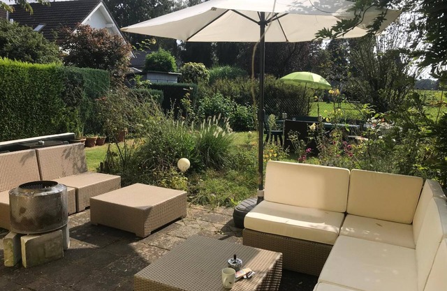 Beautiful house with 5 rooms (up to 9 persons) fireplace &garden, only 20 min. from Cologne
