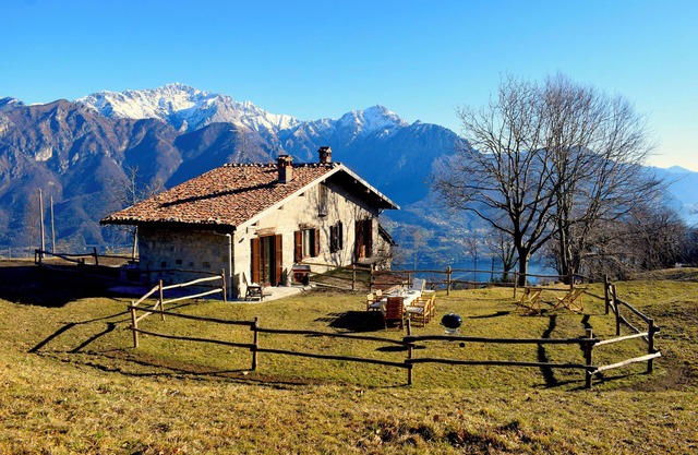 Beautiful cottage a few miles from Bellagio with stunning views of Lake Como