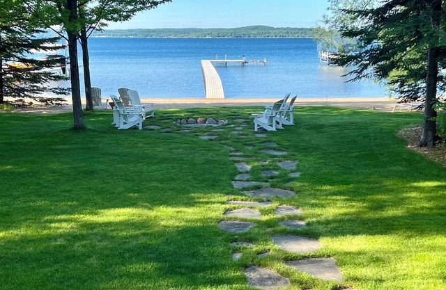 Beautiful Lake Charlevoix with Sandy Beach- Great For Families