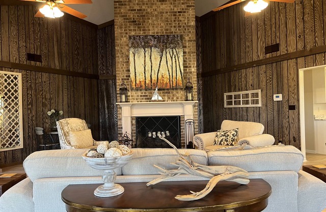 Beautiful Lake Front Home with Amazing Views Located Just 15 miles to UA.
