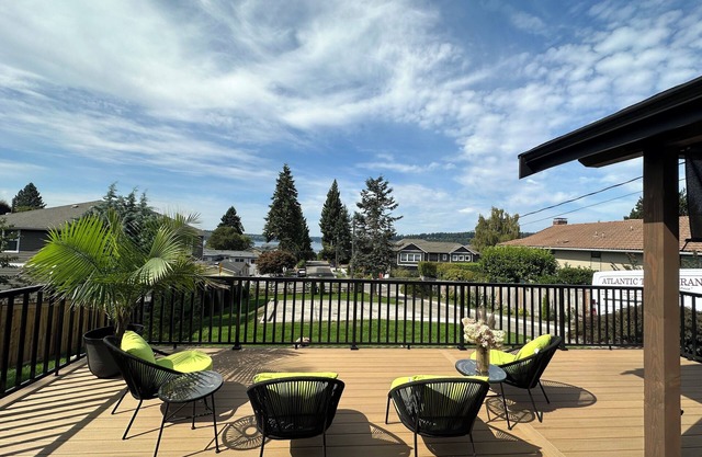 Beautiful Lake View Villa 3 bedroom 2 bathroom.