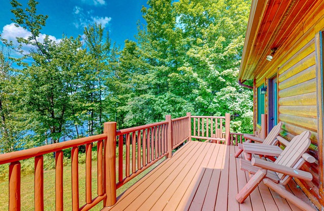 Beautiful Lakefront Cabin with a Private Dock, Firepit, and Large Yard!