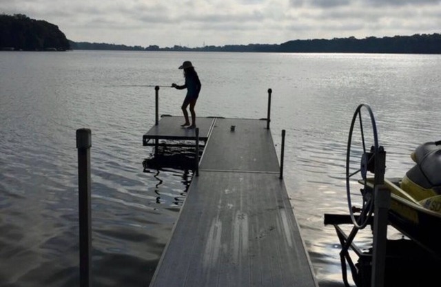 Beautiful Lakefront Cabin with Deck and Private dock