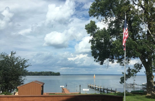 Beautiful Lakefront Home. Enjoy the lake with kayaks, floats and private dock!