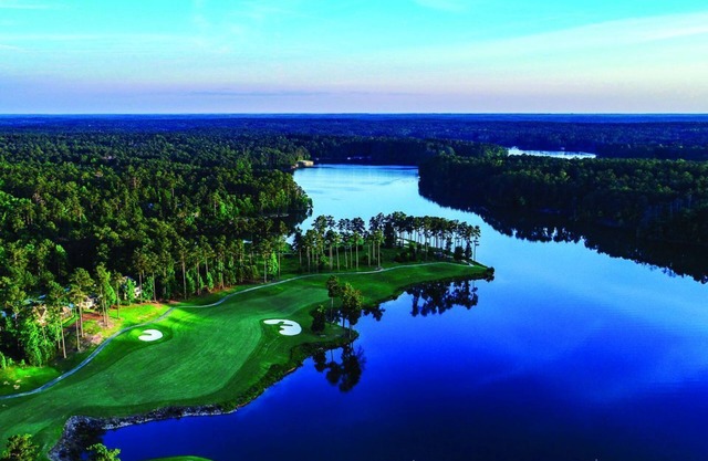 Beautiful Lakefront home with Pool in Savannah Lakes Village on Lake Thurmond.