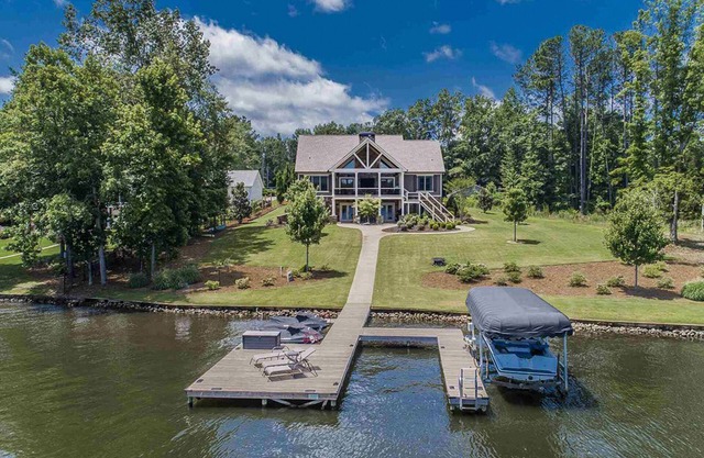 Beautiful Lakefront Home, Amazing Big Water Views