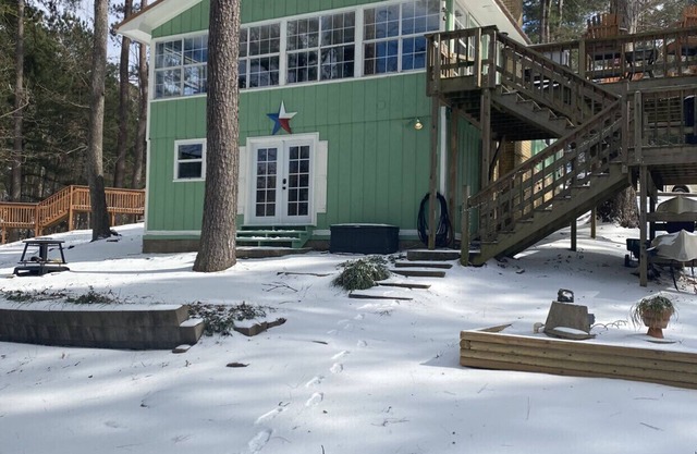Beautiful lakefront home on quiet South Toledo Bend Cove