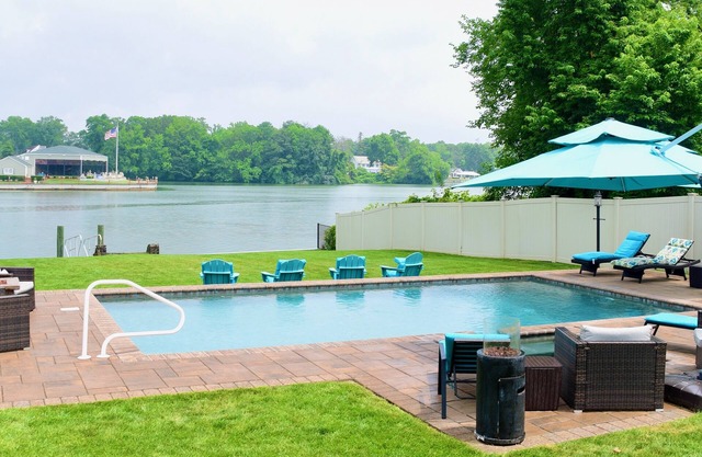 Beautiful Lakefront Property