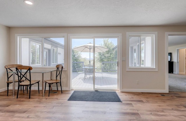 Beautiful Large Home on 2.4 Acres next to the Snake River