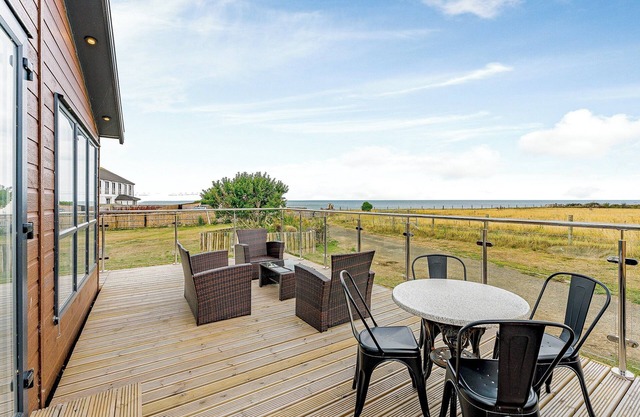 Beautiful lodge with sea views and access straight onto the beach.