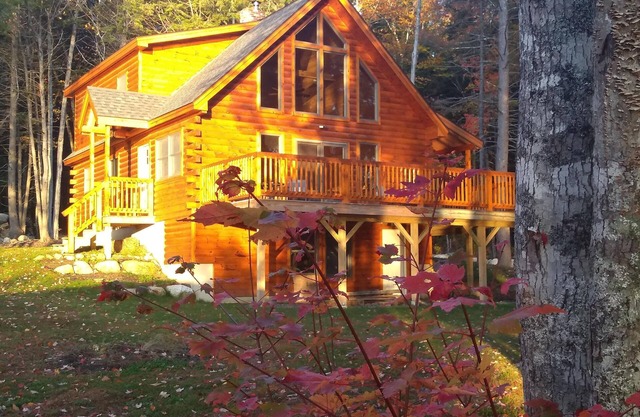 Beautiful Log Home - Thanksgiving Week Available - Near Acadia National Park