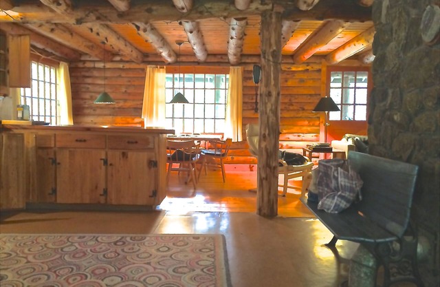 Beautiful Log House on 14 acres with level 2 EV charger