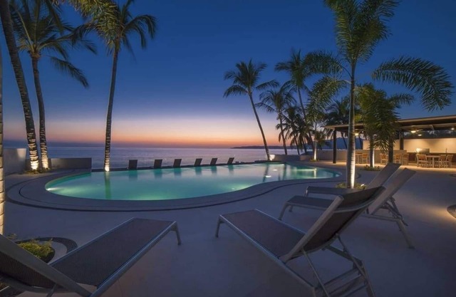 Beautiful, Luxurious Beachfront Condo in Bucerias