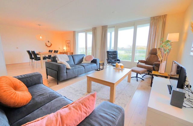 Beautiful luxury apartment by the sea in Groote Keeten, strandleven 101