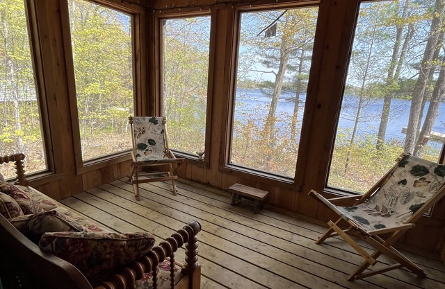 Beautiful Luxury Muskoka Waterfront Dream Cottage on Six Mile Lake