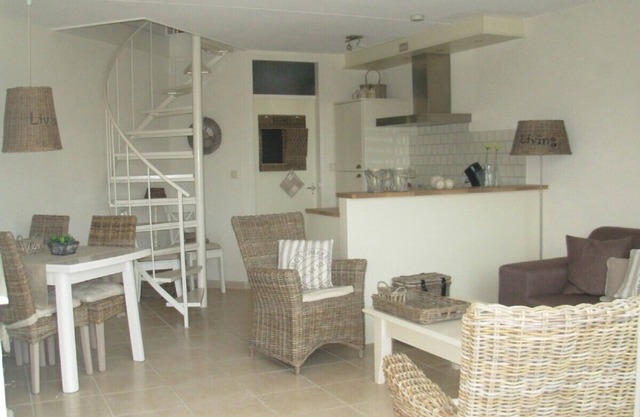 Beautiful luxury apartment in Zeeland, Nieuwvliet-Bad, very complete