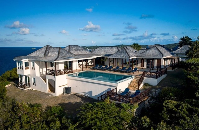 Beautiful Luxury Villa, Private Pool, Outdoor Lounge & BBQ,STUNNING VIEWS