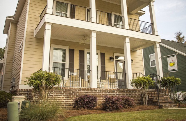 Beautiful Masters Rental - Quiet neighborhood, steps from Champions Retreat