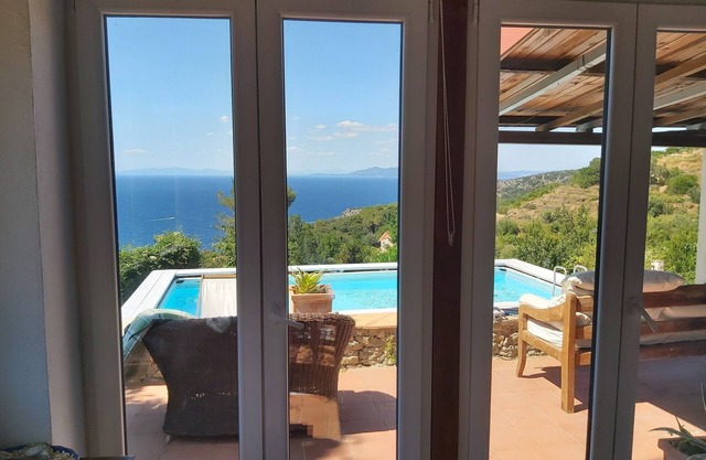 Beautiful mediterranean cottage with private pool & garden and amazing sea view